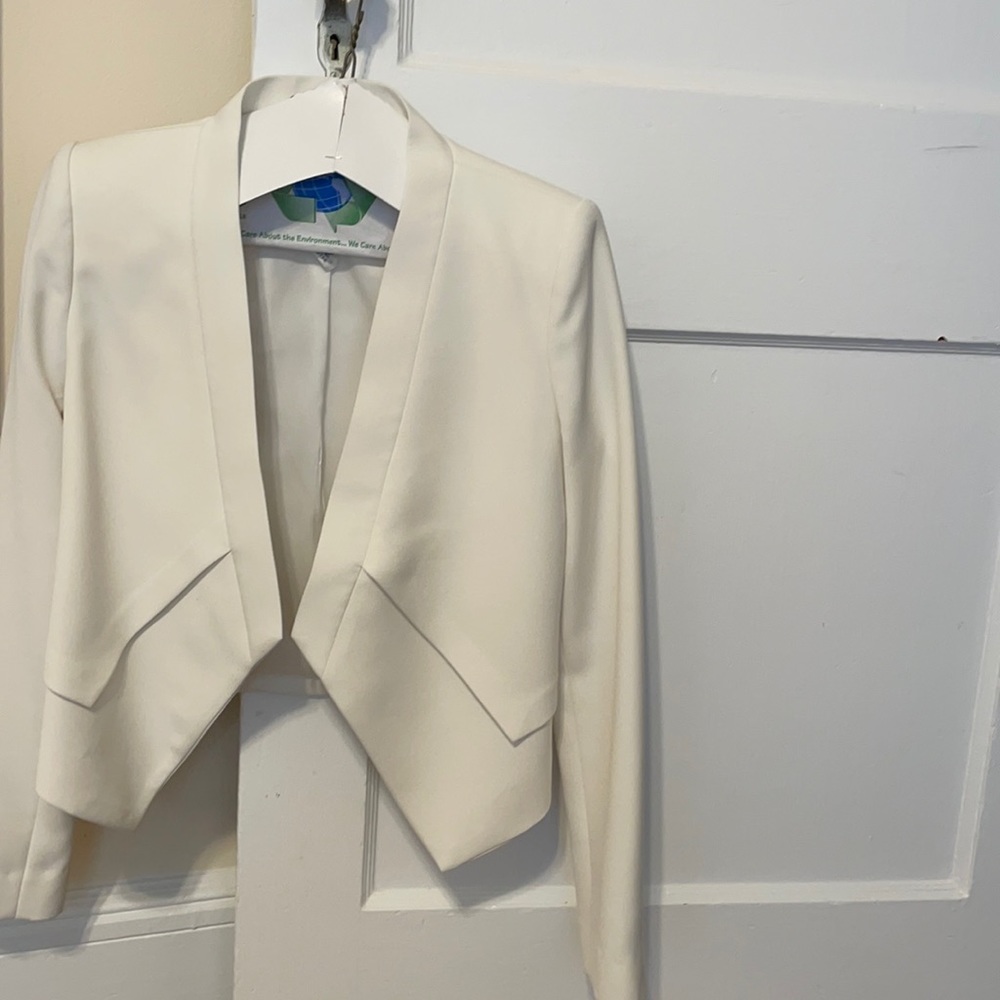 BCBG Max Azria Cropped Ivory Blazer XXS